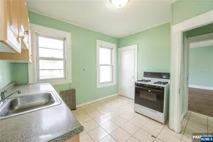 129 Howard Ave, Passaic, NJ 07055 - Photo 33