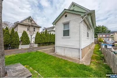 129 Howard Avenue, Passaic, NJ 07055 - Photo 47