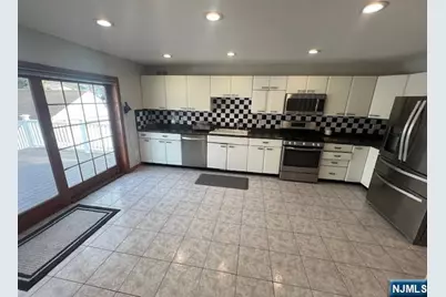 81 Maple Avenue, Springfield, NJ 07081 - Photo 11