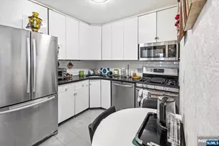 2000 Linwood Ave 6C, Fort Lee, NJ 07024 - Photo 3