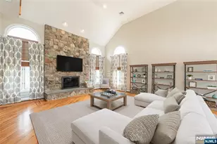 5 Williams Crest, Park Ridge, NJ 07656 - Photo 3