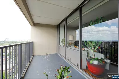 6 Horizon 2106 #2106, Fort Lee, NJ 07024 - Photo 17