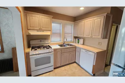 331 Sherman Avenue, Teaneck Township, NJ 07666 - Photo 3