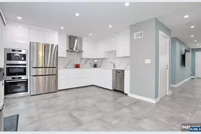 10 Chris Court, Fair Lawn, NJ 07410 - Photo 15