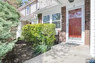 10 Chris Ct, Fair Lawn, NJ 07410 - Photo 3