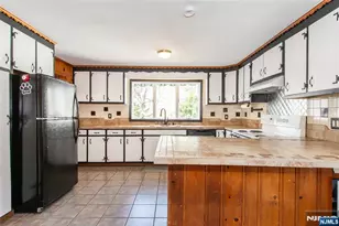 8 Stonehedge Ln, Andover, NJ 07821 - Photo 11