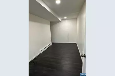 402 N 3rd Street, East Newark, NJ 07029 - Photo 9