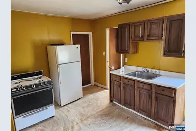 5 Locust Street, Wanaque, NJ 07420 - Photo 9