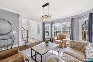 8 Wainwright Ct, Closter, NJ 07624 - Photo 9