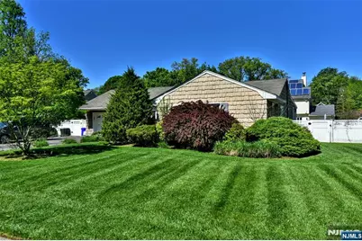 31 Susan Avenue, Midland Park, NJ 07432 - Photo 3