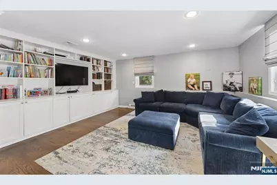 1073 Allessandrini Avenue, New Milford, NJ 07646 - Photo 11