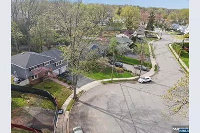 1073 Allessandrini Avenue, New Milford, NJ 07646 - Photo 27