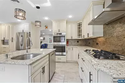 1073 Allessandrini Avenue, New Milford, NJ 07646 - Photo 7