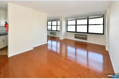 7004 Boulevard East 31A #31A, Guttenberg, NJ 07093 - Photo 9