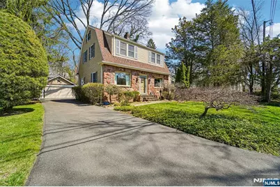 10 Crescent Place, Allendale, NJ 07401 - Photo 3