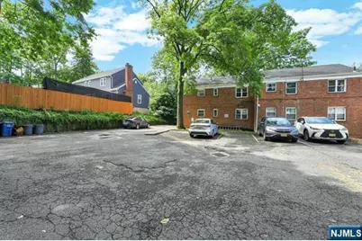 179 Christie Heights Street B #B, Leonia, NJ 07605 - Photo 21