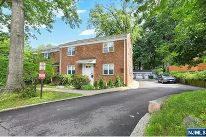 179 Christie Heights Street B #B, Leonia, NJ 07605 - Photo 3