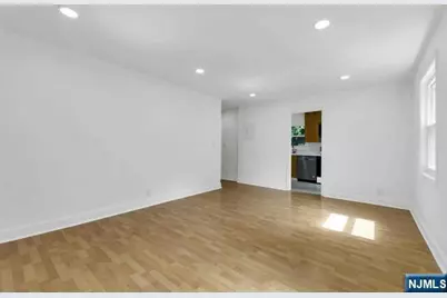 179 Christie Heights Street B #B, Leonia, NJ 07605 - Photo 9