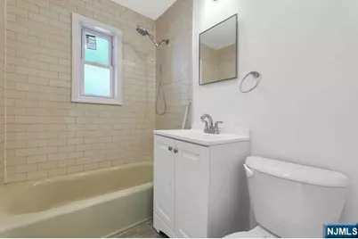 179 Christie Heights Street B #B, Leonia, NJ 07605 - Photo 15