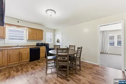 425 Midland Avenue, Pompton Lakes, NJ 07442 - Photo 9