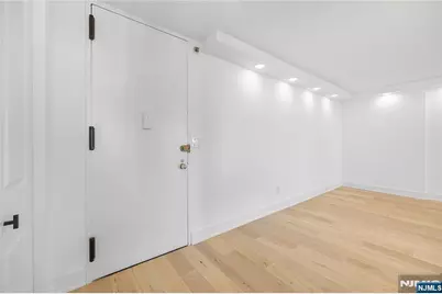 200 Winston 2417 #2417, Cliffside Park, NJ 07010 - Photo 11