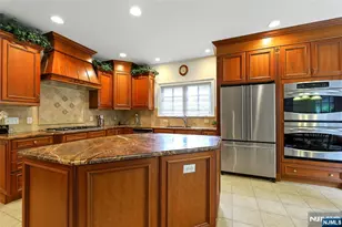 22 Mdw Lk Dr, Mahwah, NJ 07430 - Photo 13