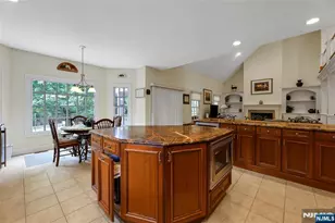 22 Mdw Lk Dr, Mahwah, NJ 07430 - Photo 15
