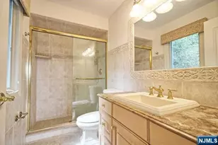 190 Undercliff Ave A, Edgewater, NJ 07020 - Photo 13