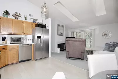1093 Ash Drive, Mahwah, NJ 07430 - Photo 25