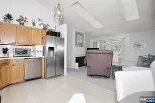 1093 Ash Dr, Mahwah, NJ 07430 - Photo 25