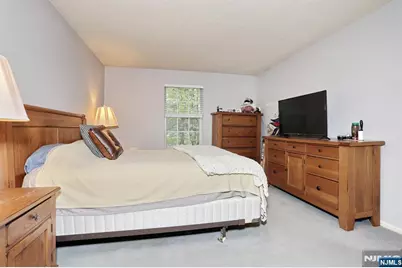 1093 Ash Drive, Mahwah, NJ 07430 - Photo 19