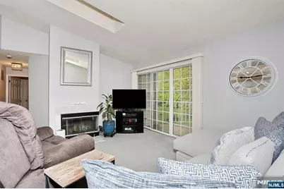 1093 Ash Drive, Mahwah, NJ 07430 - Photo 17
