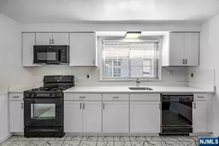 370 Aurora Ave 2, Cliffside Park, NJ 07010 - Photo 13