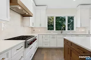 306 Ogden Ave, Teaneck Township, NJ 07666 - Photo 11