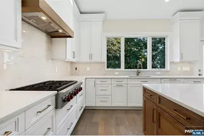 306 Ogden Avenue, Teaneck Township, NJ 07666 - Photo 11