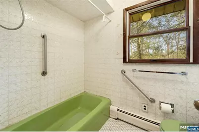 24 Deerhaven Lane, Jefferson Township, NJ 07435 - Photo 21