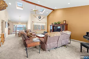 70 Harrison Ln, Bloomingdale, NJ 07403 - Photo 13