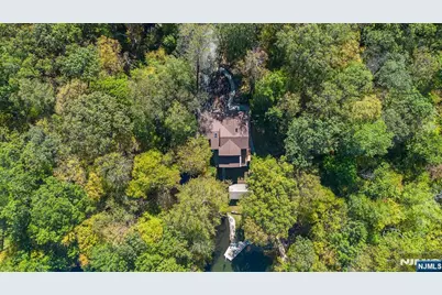 70 Harrison Lane, Bloomingdale, NJ 07403 - Photo 39