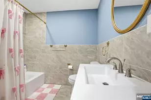 301 Roosevelt Ave, Hasbrouck Heights, NJ 07604 - Photo 25