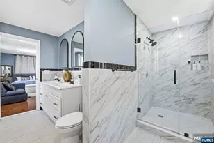 301 Roosevelt Ave, Hasbrouck Heights, NJ 07604 - Photo 23