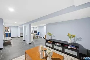 301 Roosevelt Ave, Hasbrouck Heights, NJ 07604 - Photo 31