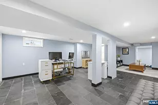 301 Roosevelt Ave, Hasbrouck Heights, NJ 07604 - Photo 29