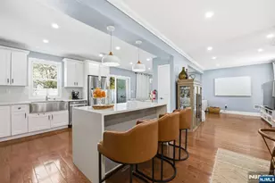 301 Roosevelt Ave, Hasbrouck Heights, NJ 07604 - Photo 9