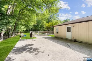 114 Van Dam Ave, Bloomingdale, NJ 07403 - Photo 19