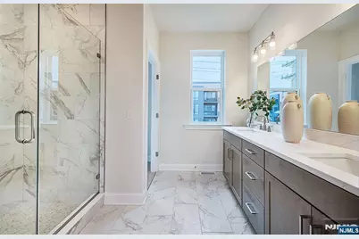 400 Sycamore Street 402 #402, Kearny, NJ 07032 - Photo 9