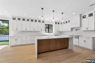 532 Hobart Rd, Paramus, NJ 07652 - Photo 15