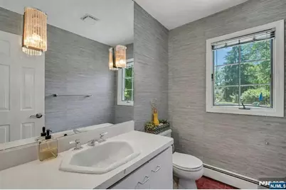 44 W Midland Avenue, Paramus, NJ 07652 - Photo 13