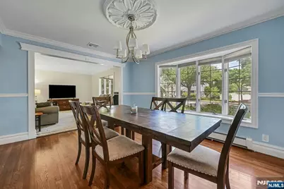 44 W Midland Avenue, Paramus, NJ 07652 - Photo 5