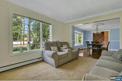 44 W Midland Avenue, Paramus, NJ 07652 - Photo 7