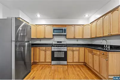 800 Ocean Avenue 1 #1, Jersey City, NJ 07304 - Photo 9